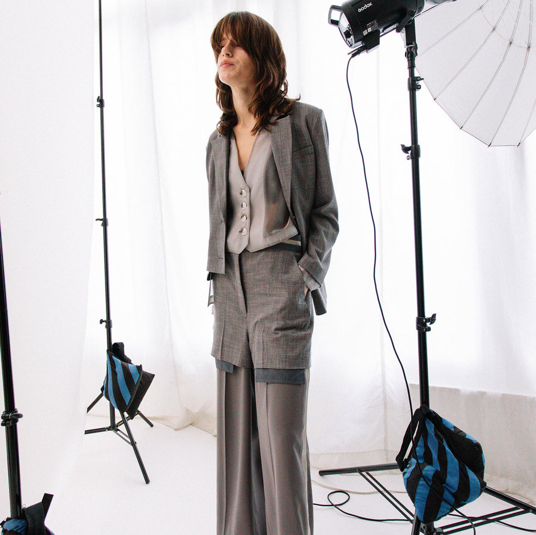 25 SPRING & SUMMER LOOK BOOK