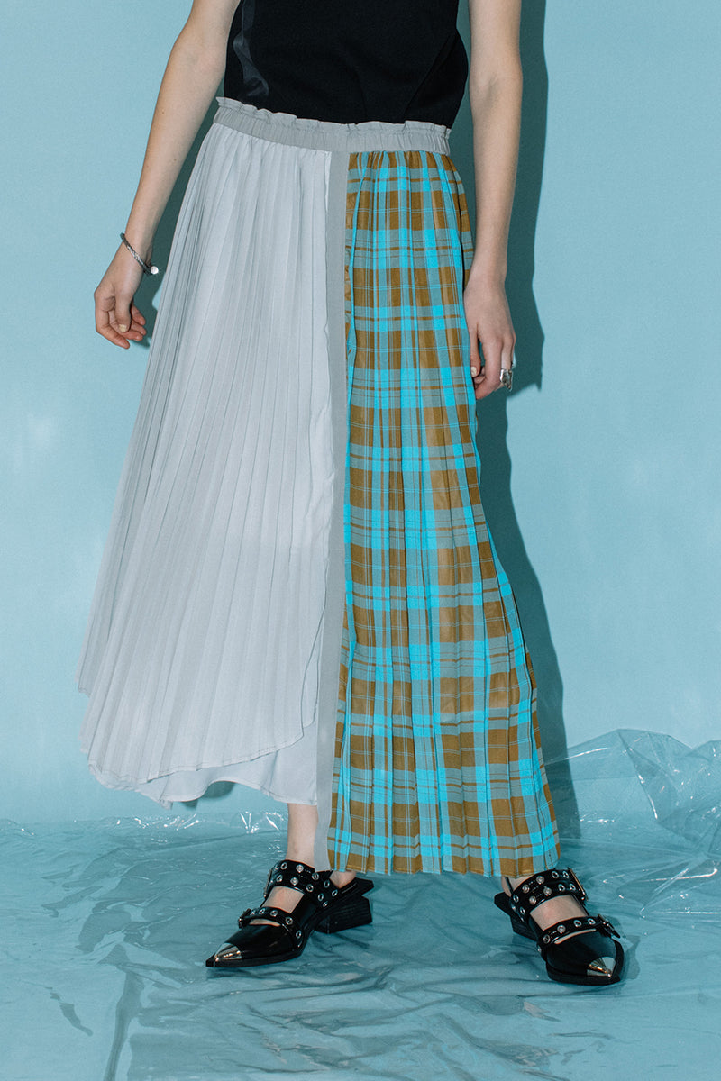 ASYMMETRY PLEATS SKIRT