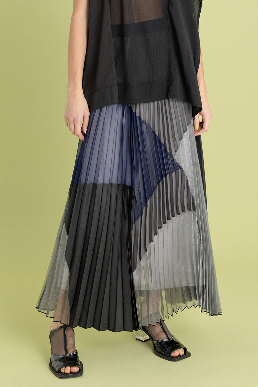 COLOR BLOCK PLEATS SKIRT — aulaaila COLOR BLOCK PLEATS SKIRT — aulaaila