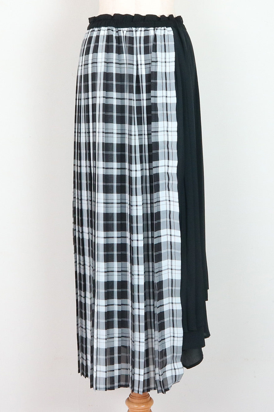 ASYMMETRY PLEATS SKIRT — aulaaila