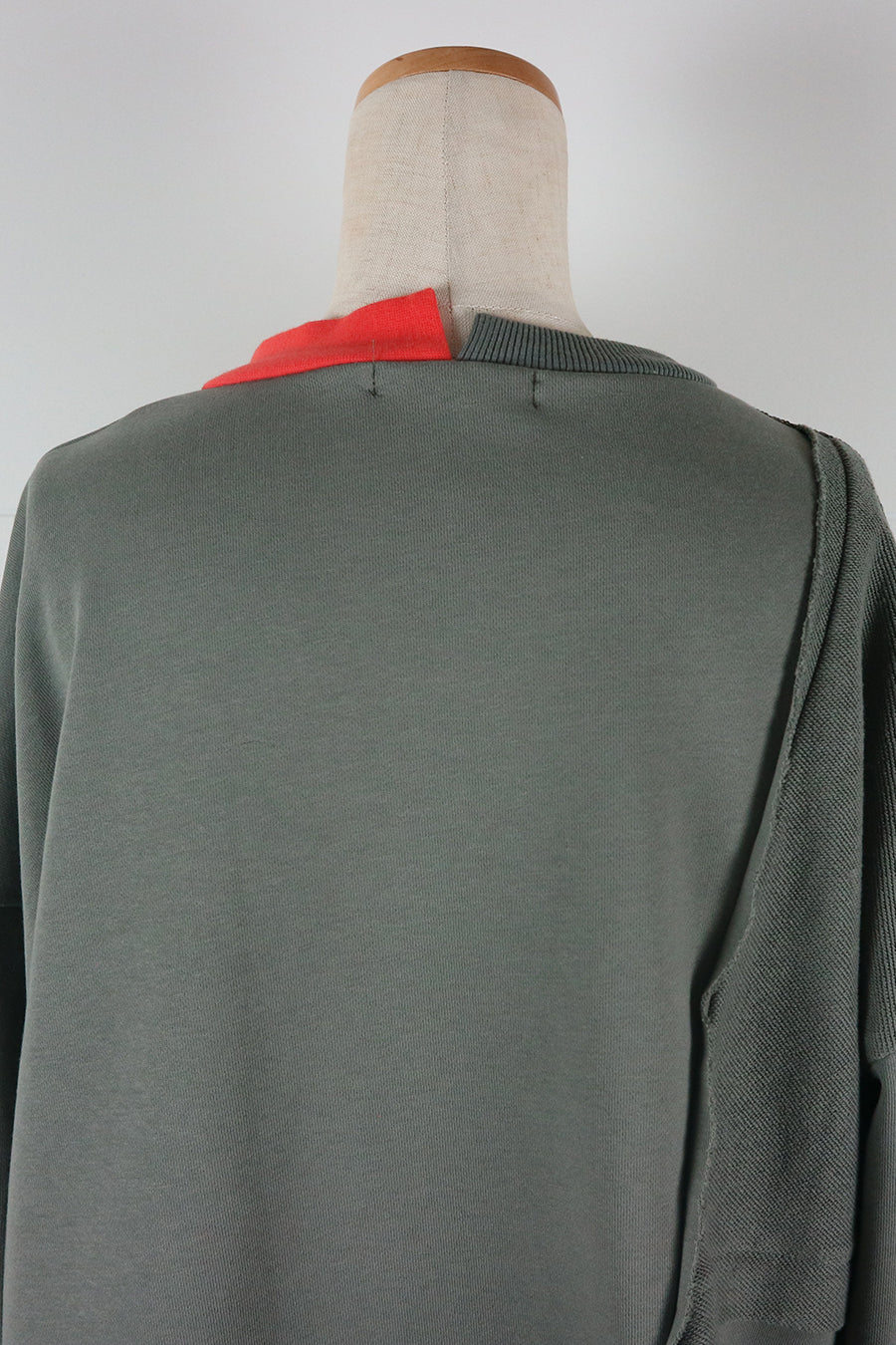 ZIP CUTTING PULLOVER — aulaaila